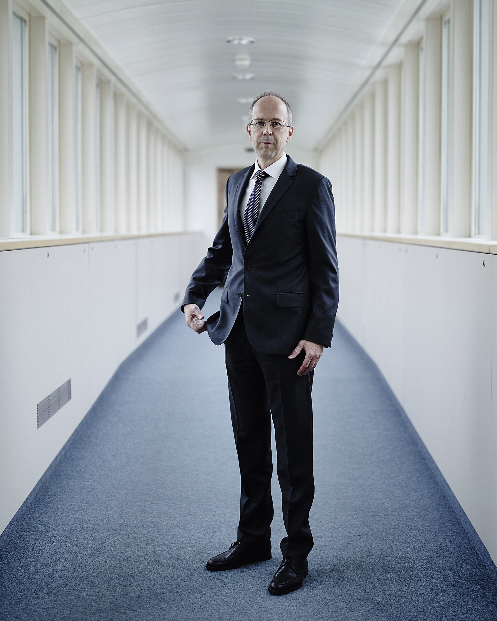 Thomas Heller, Banker