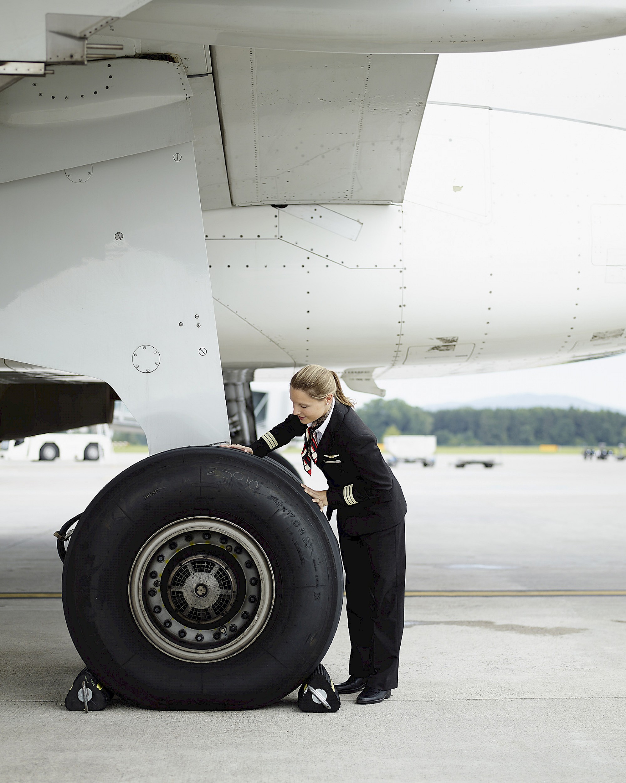 Jennifer Knecht, Swiss Pilotin für das UBS Magazin