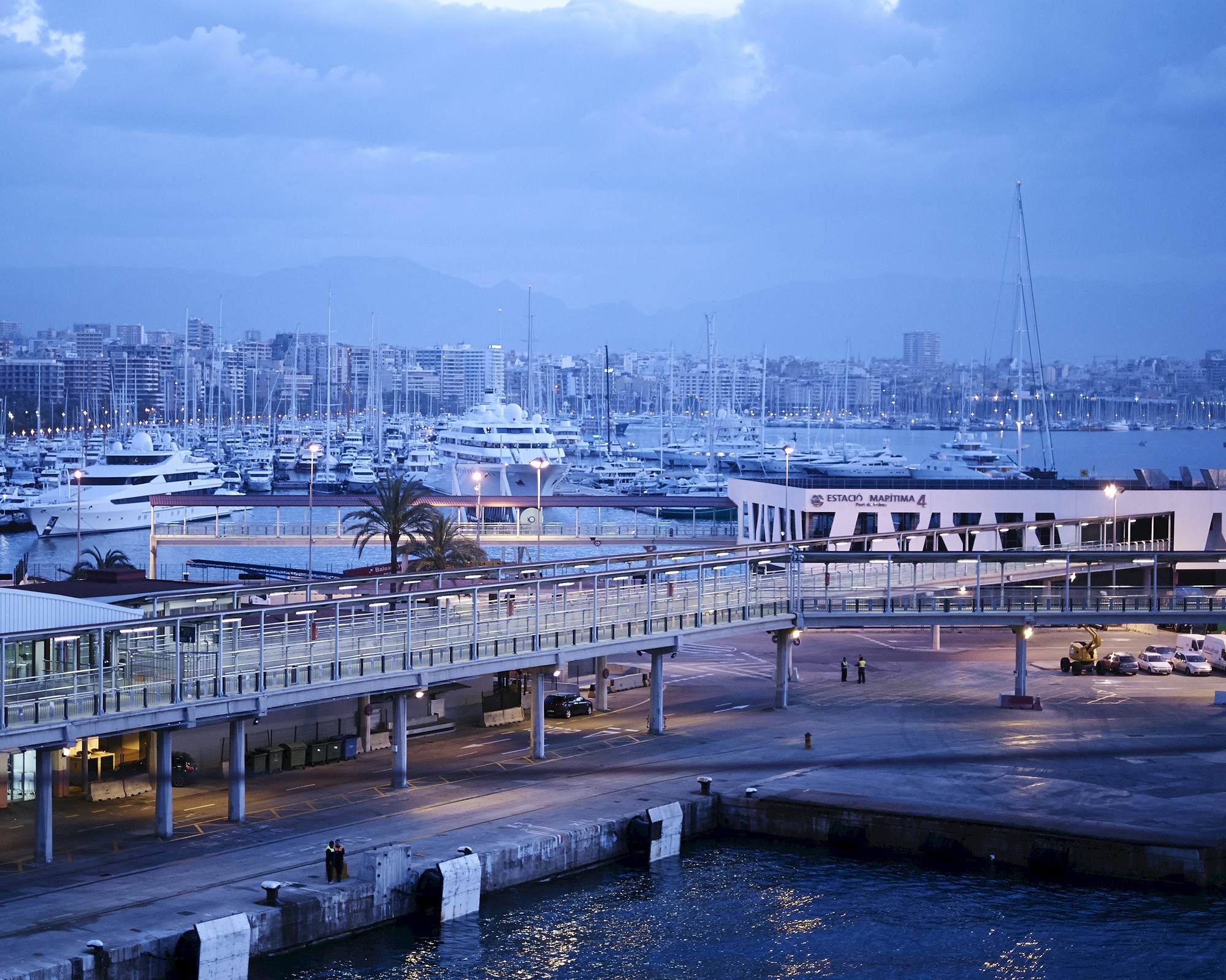 Blaue Ankunft in Palma, Freie Arbeit