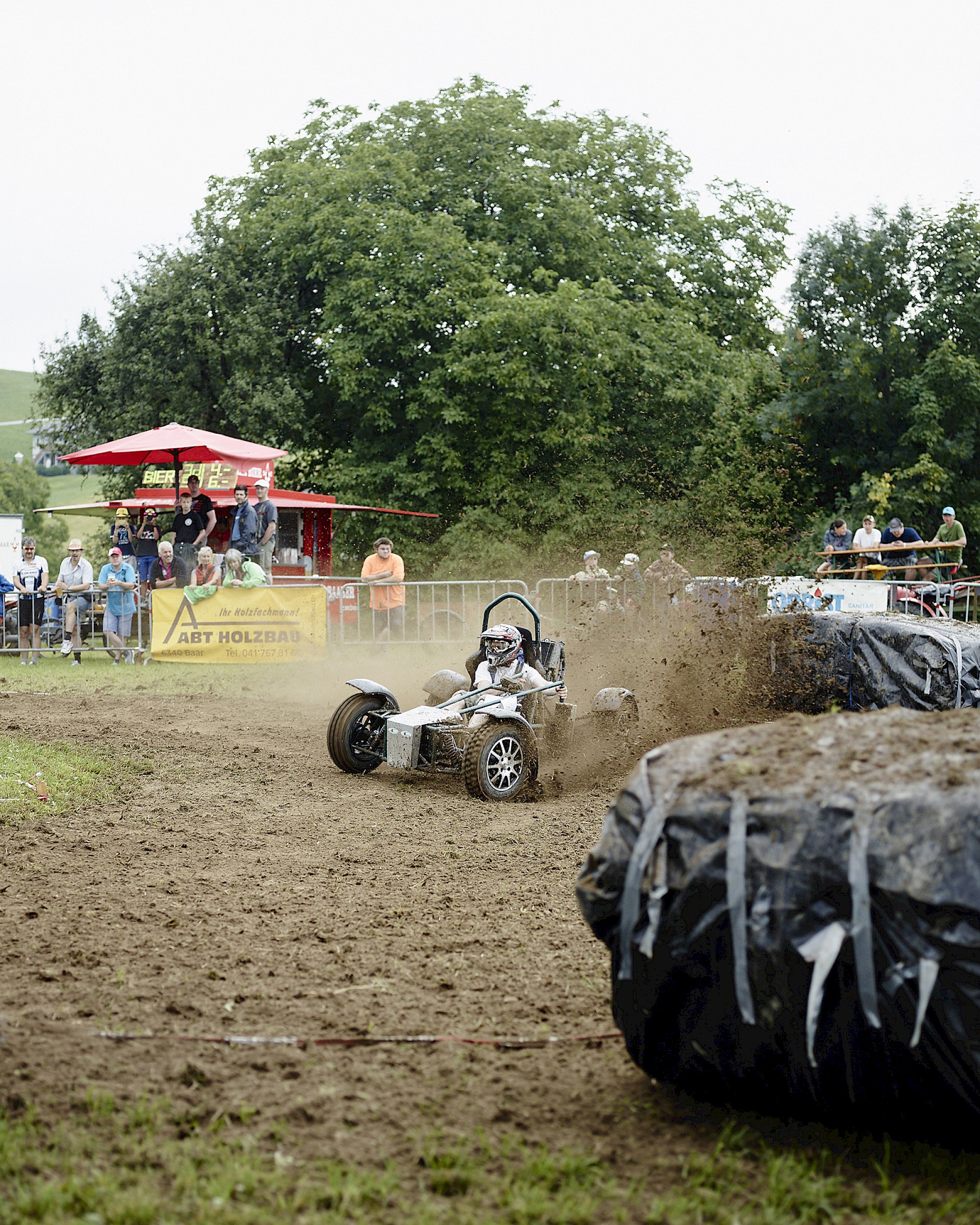 Einachserrennen in Neuheim, Geschäftsbericht 2015 der Zuger Kantonalbank